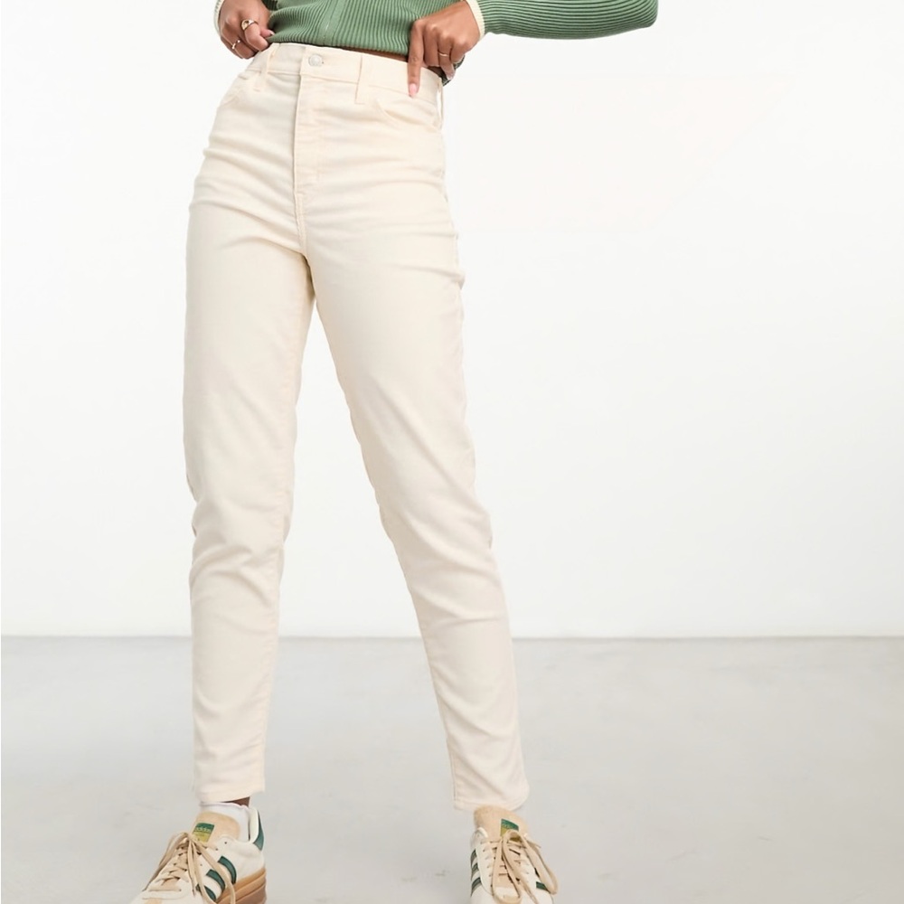 BNWT Levi’s High Waisted Jean in Cream Cord Size 25x29